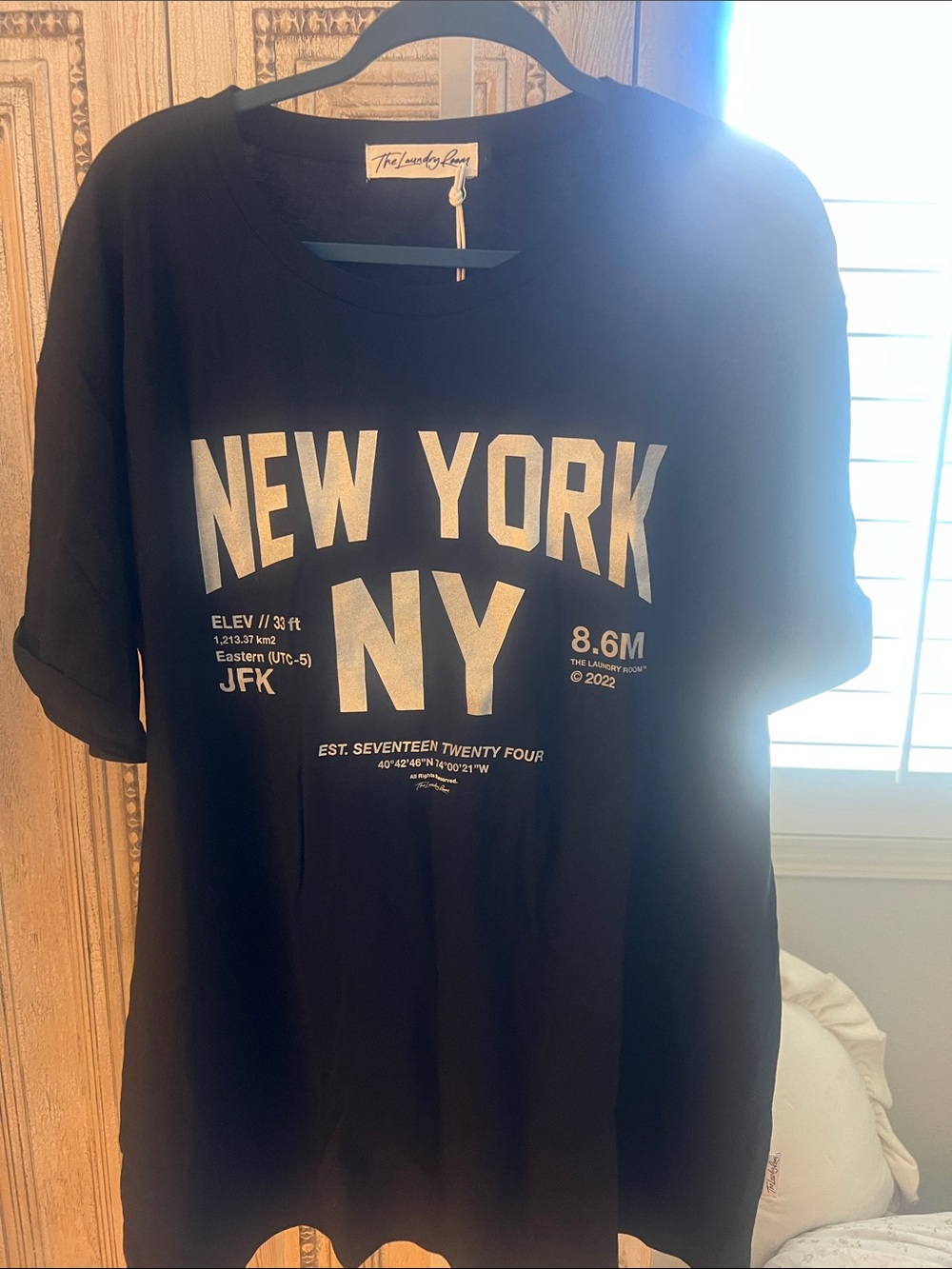 The Laundry Room Black New York NY Graphic Tee